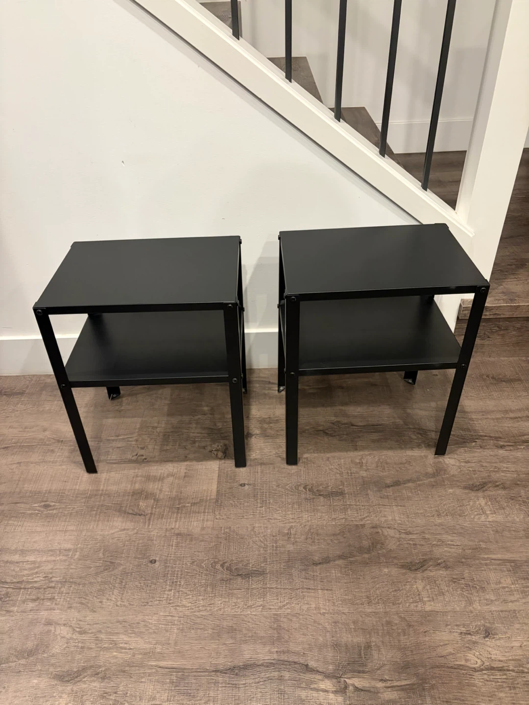 pair of nightstands side tables for $10 - photo 2