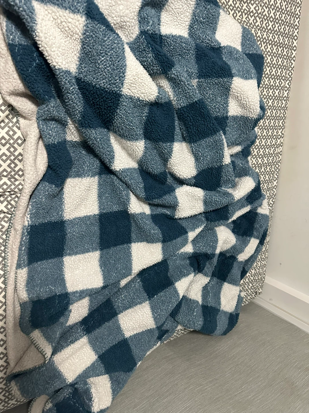 Large Queen Size Sherpa Fleece Blanket (232x232 cm)