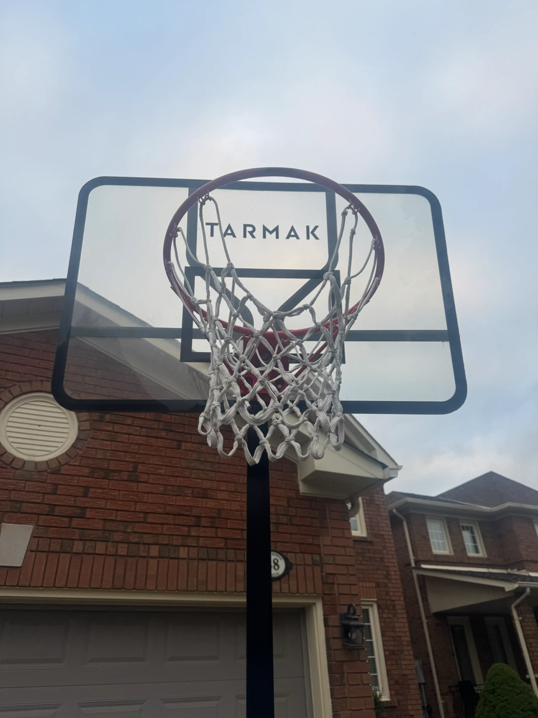 Basketball hoop