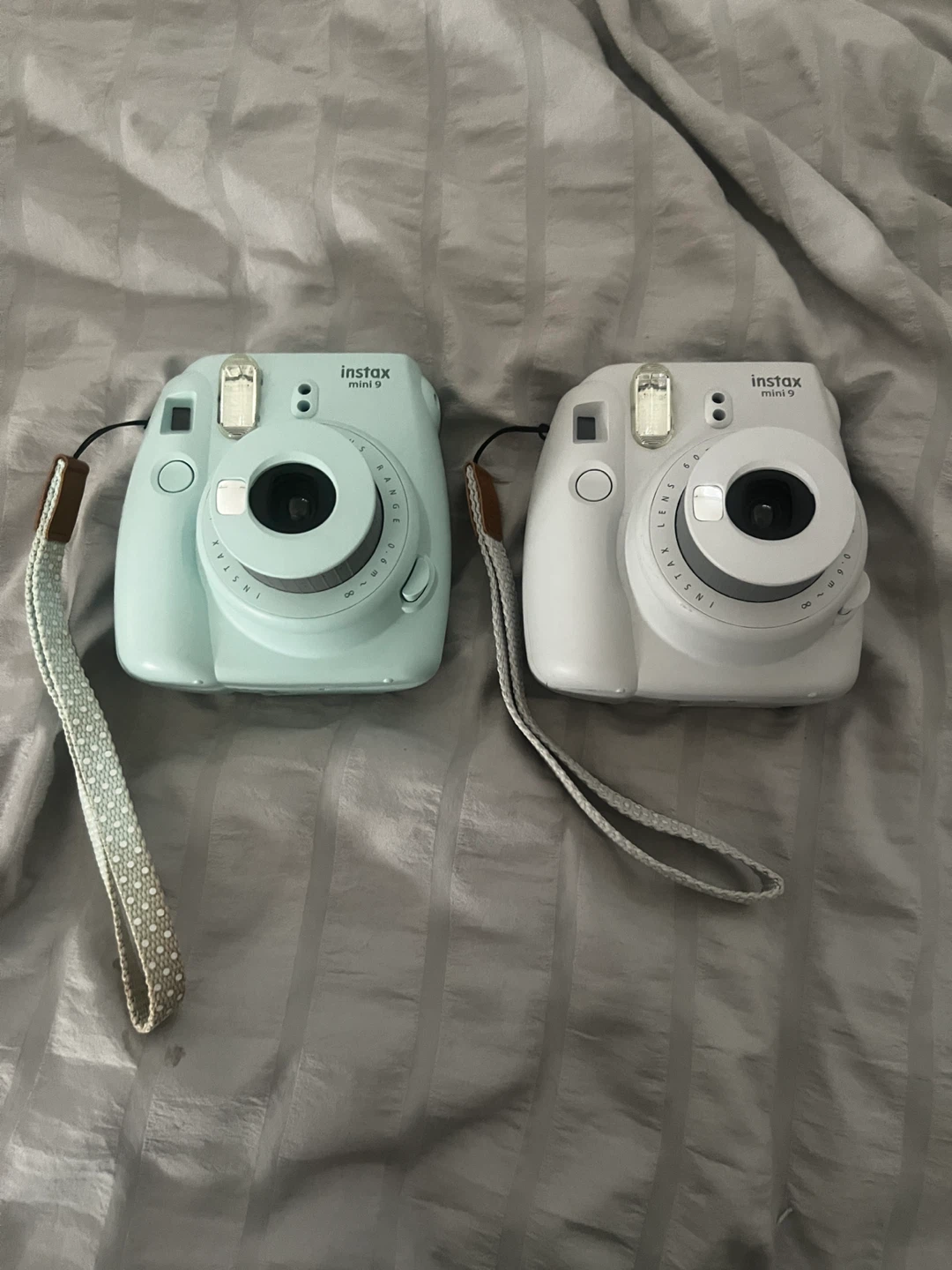 Two Fujifilm Instax Mini 9 Cameras - photo 2