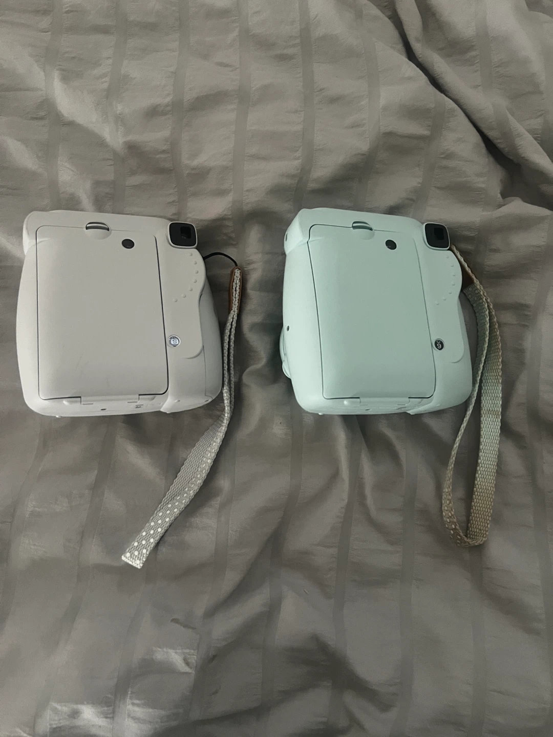 Two Fujifilm Instax Mini 9 Cameras - photo 3
