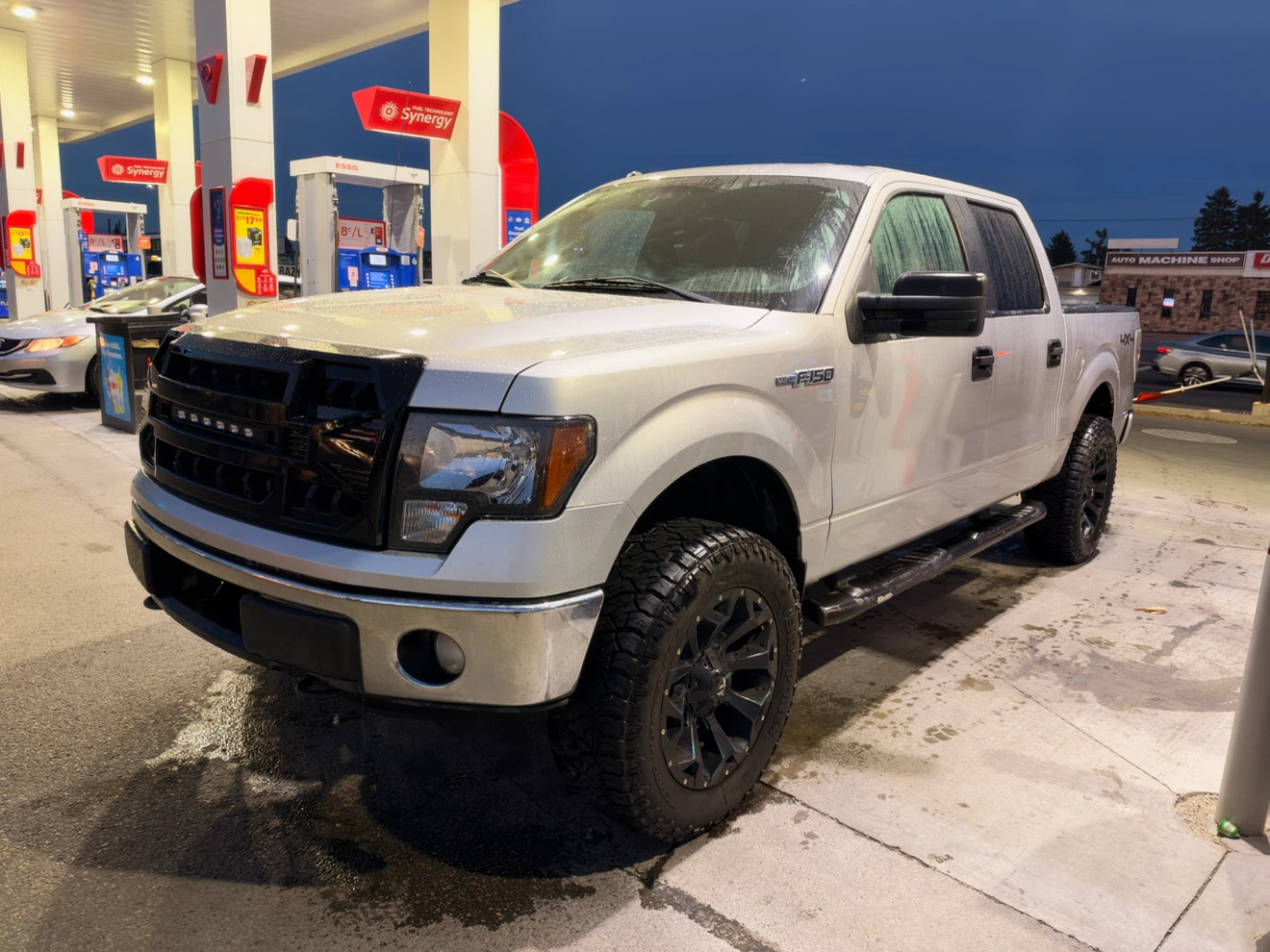 Ford F-150 4x4 Truck with 86000km on it - photo 3