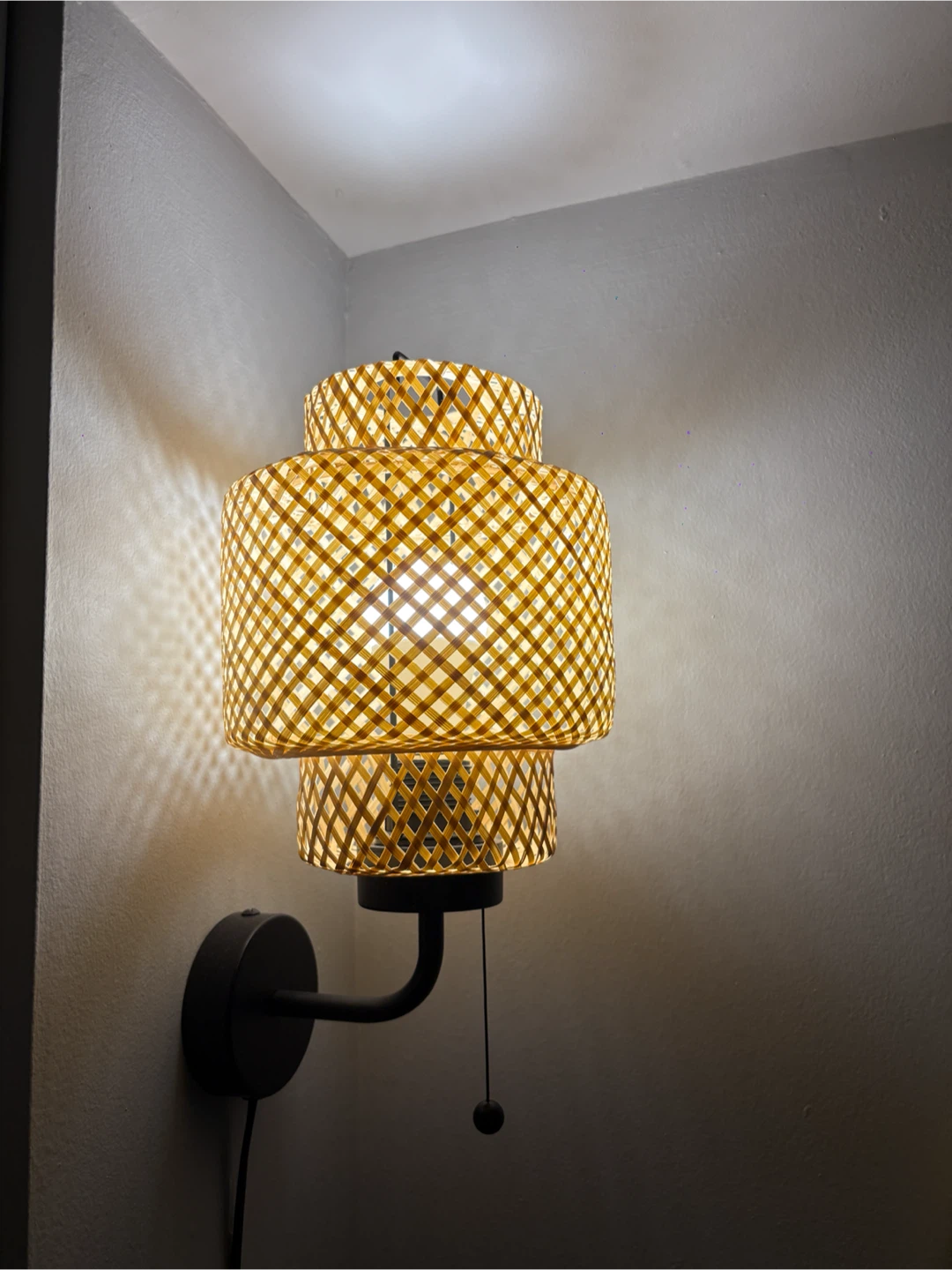 IKEA MISTERHULT wall lamp