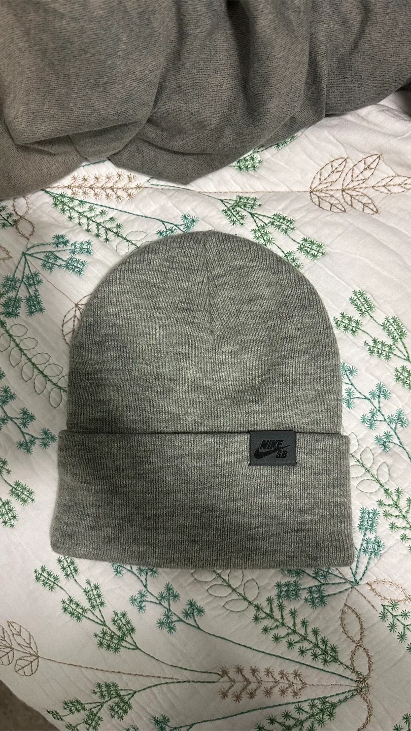 Nike SB Heather Grey Beanie