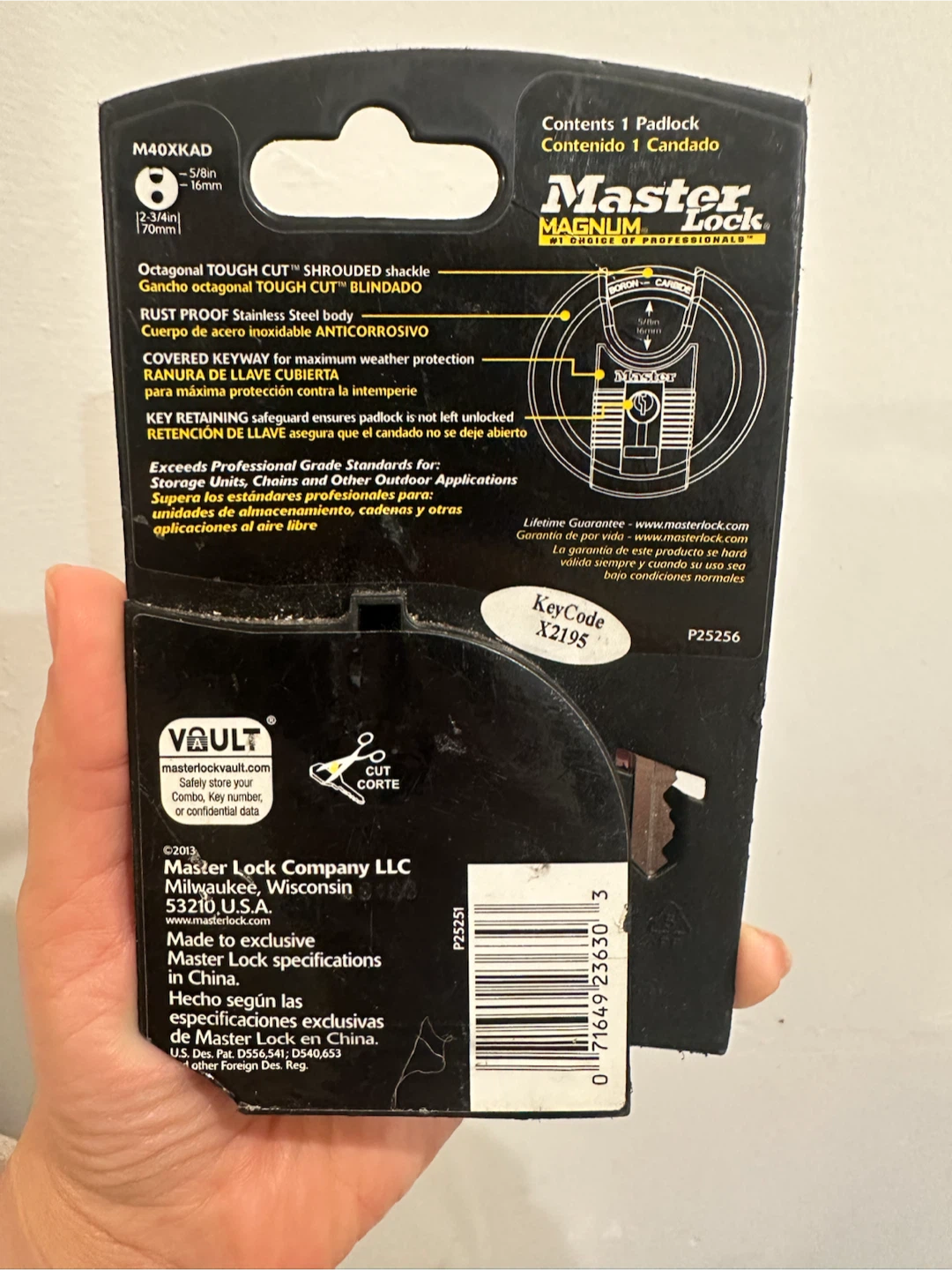 Master Lock Magnum M40XKAD Shrouded Padlock - photo 2