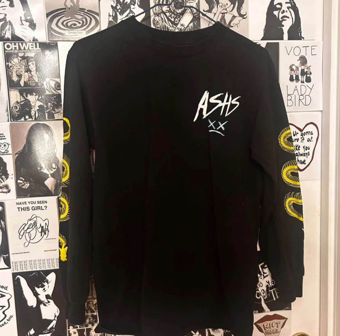 $1 Clothing Items! - photo 5