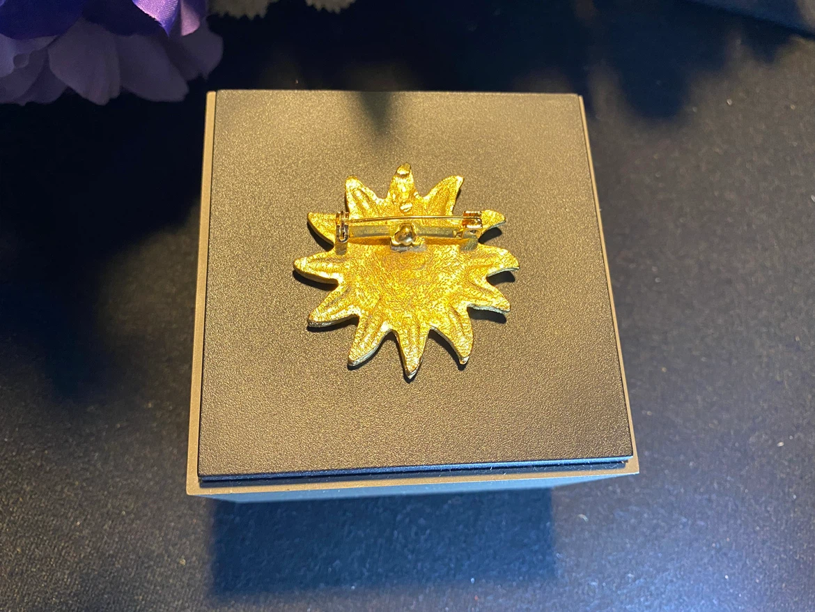 Sun, Woman’s Brooch/Pin - photo 2