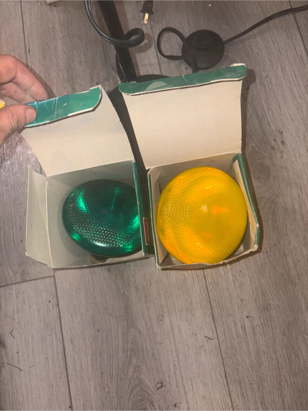 Floor lamp with additional coloured bulbs - photo 2