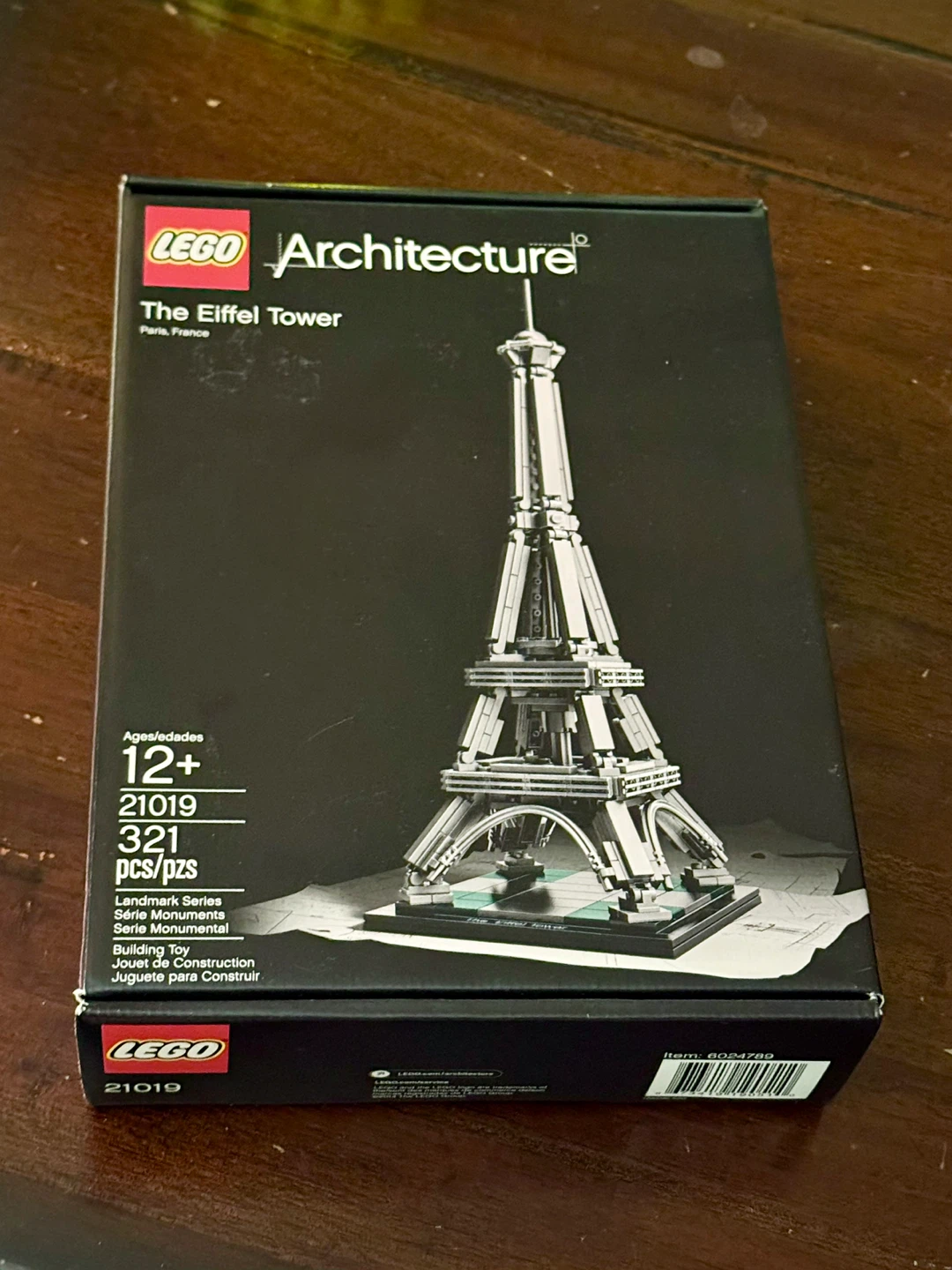 NIB LEGO Architecture Eiffel Tower 321 Pieces 21019