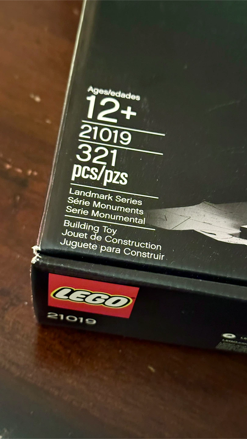 NIB LEGO Architecture Eiffel Tower 321 Pieces 21019 - photo 3