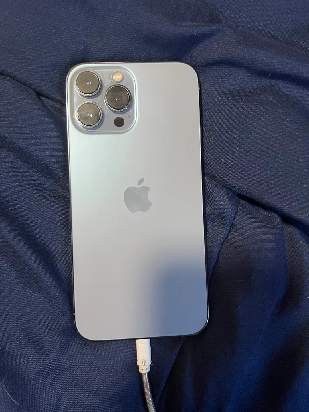 iPhone 13 Pro Max - photo 2