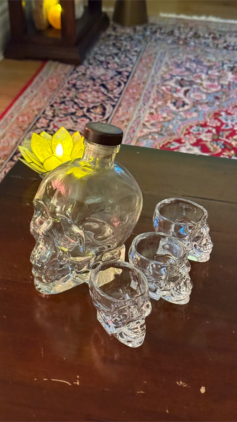 Crystal Skull Decanter (Empty) 3 Measured Shot Glasses Set Of 4