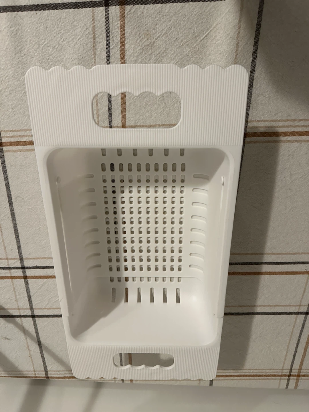 Expandable Over-the-Sink Colander