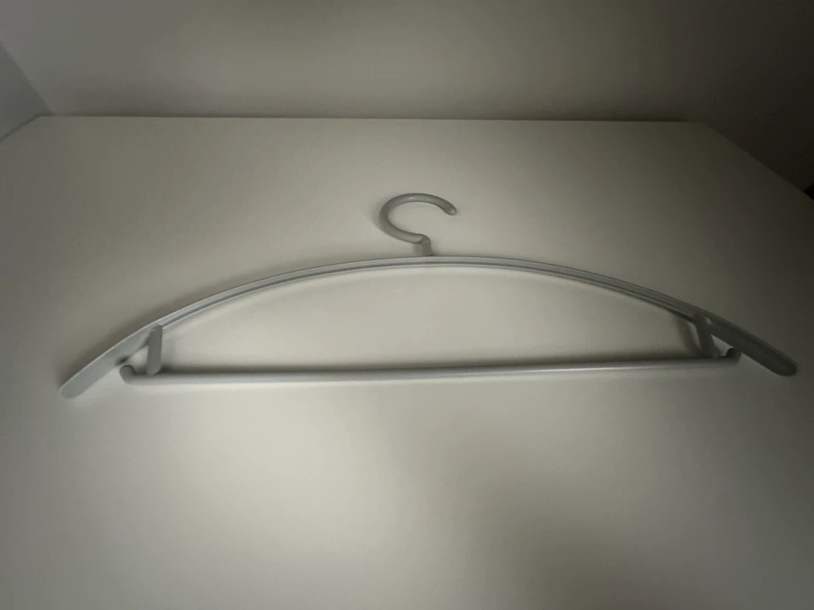 New Set of 10 White Clothes Hangers - photo 2