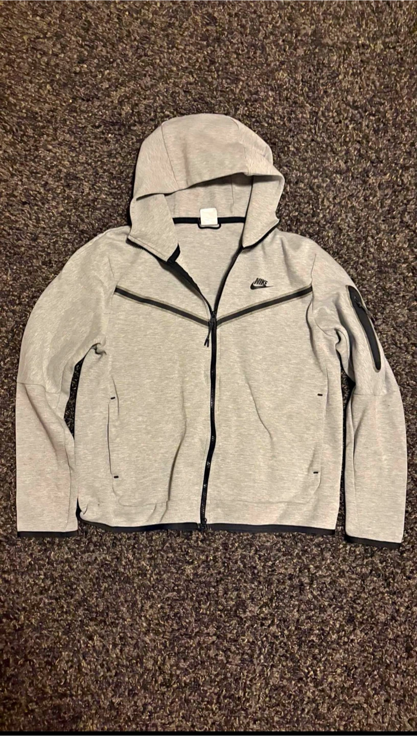 Nike Tech Fleece Full-Zip Hoodie
