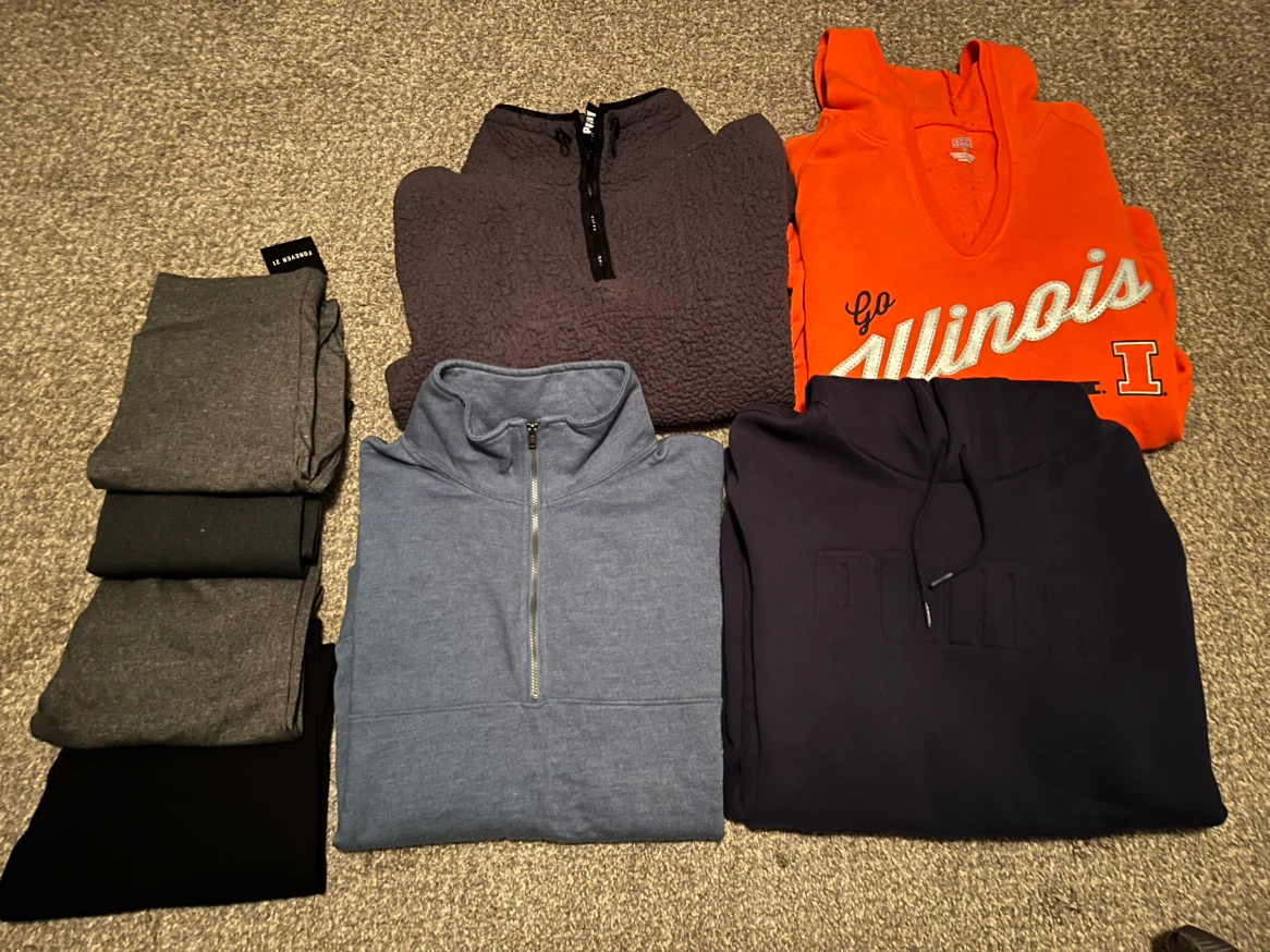 Ladies Clothing Bundle: Sweatshirts and Leggings