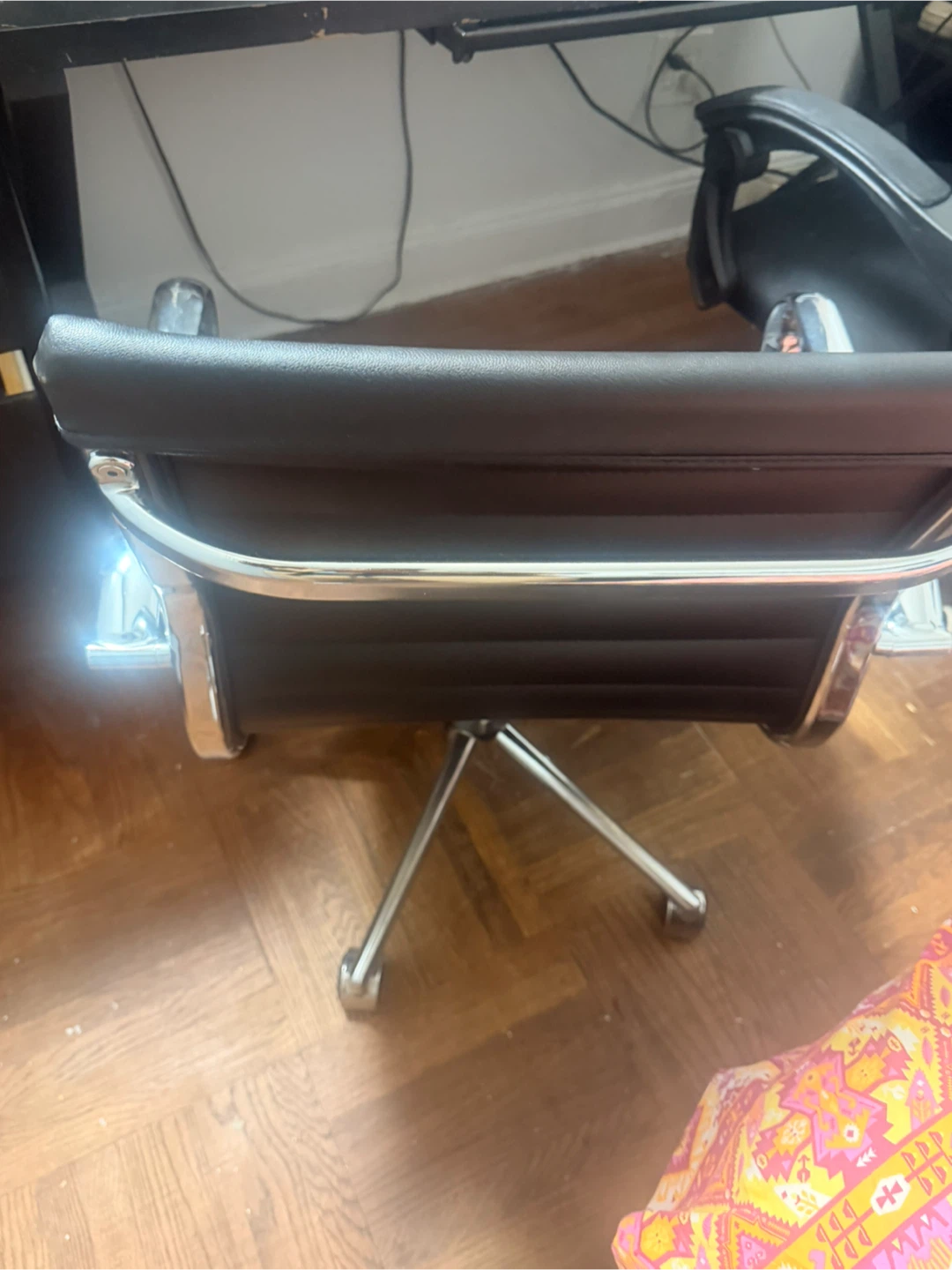 Black Modern Office Desk Chair - photo 2