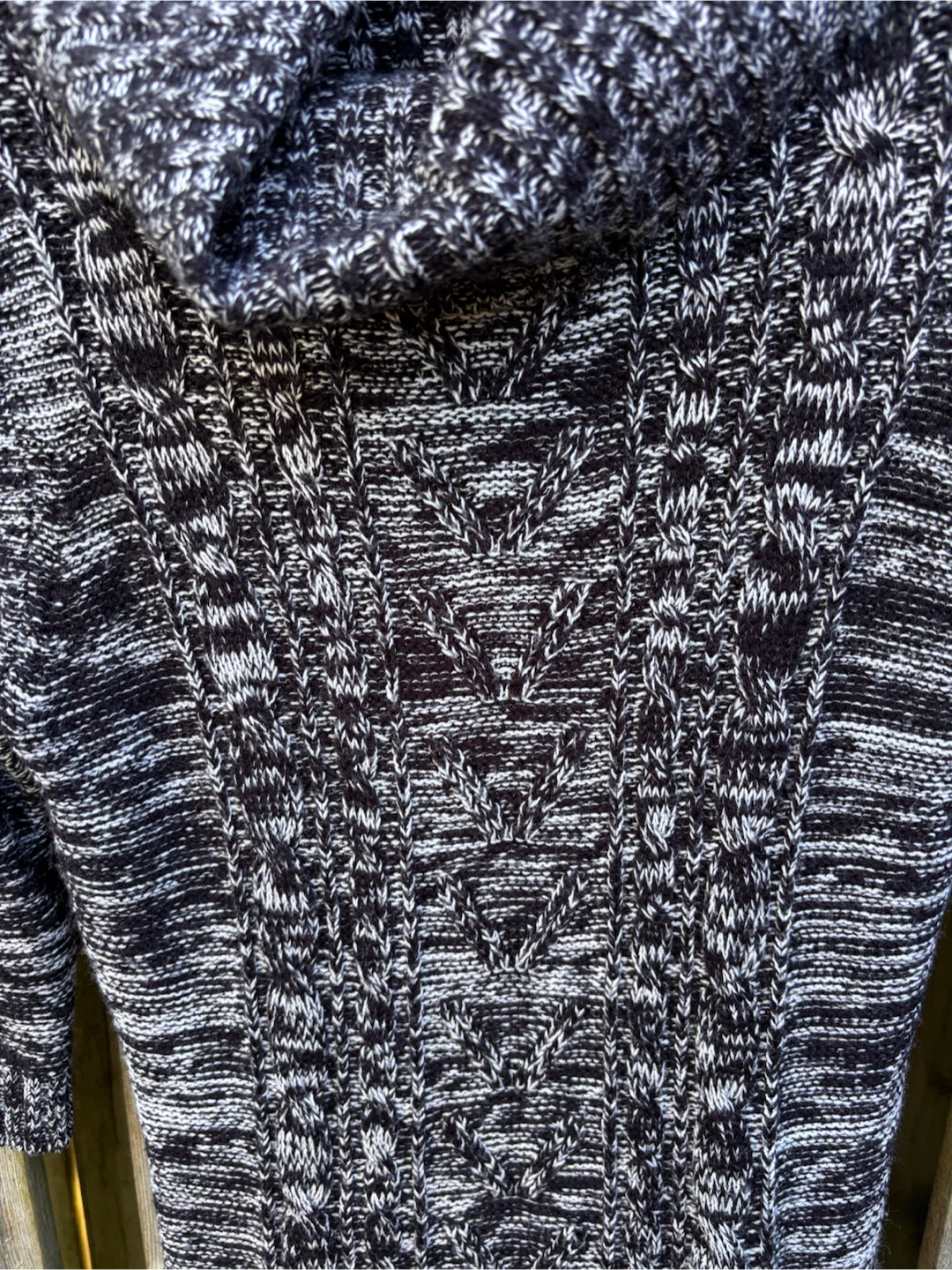 Ardene Black and White Sweater szS - photo 3