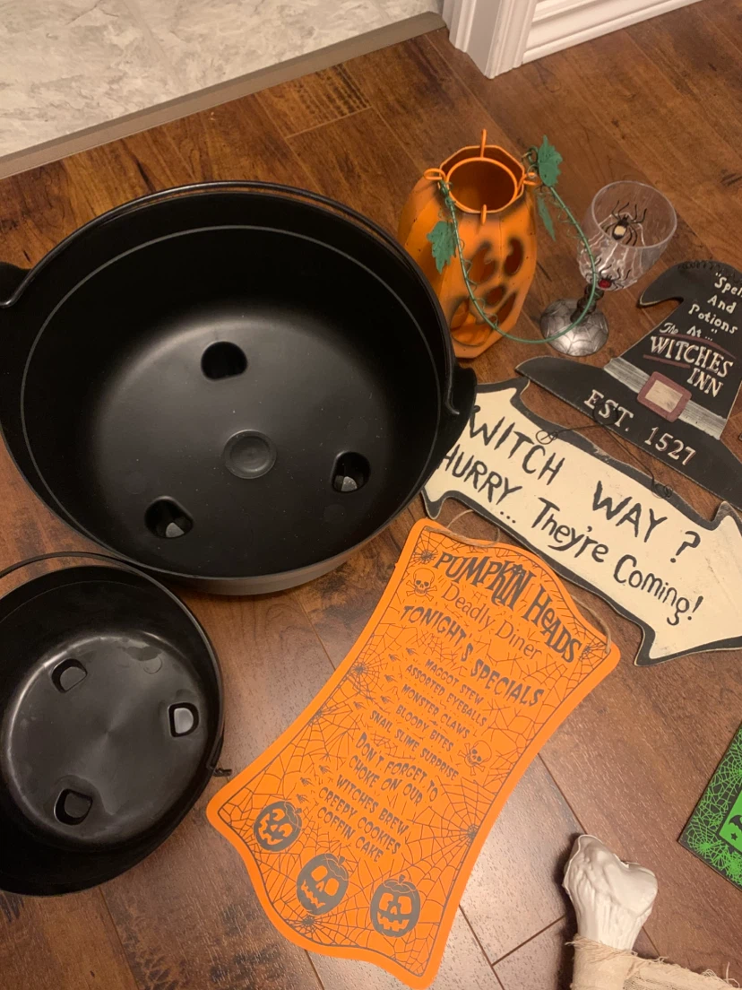 Halloween Decorations-all pictured - photo 5