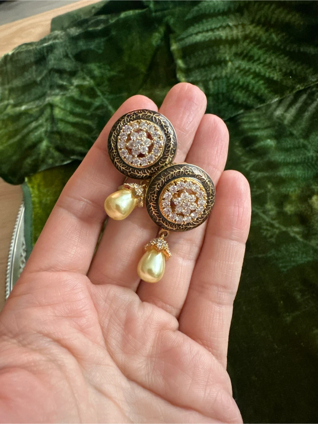 Black and gold tone faux pearl drop earrings