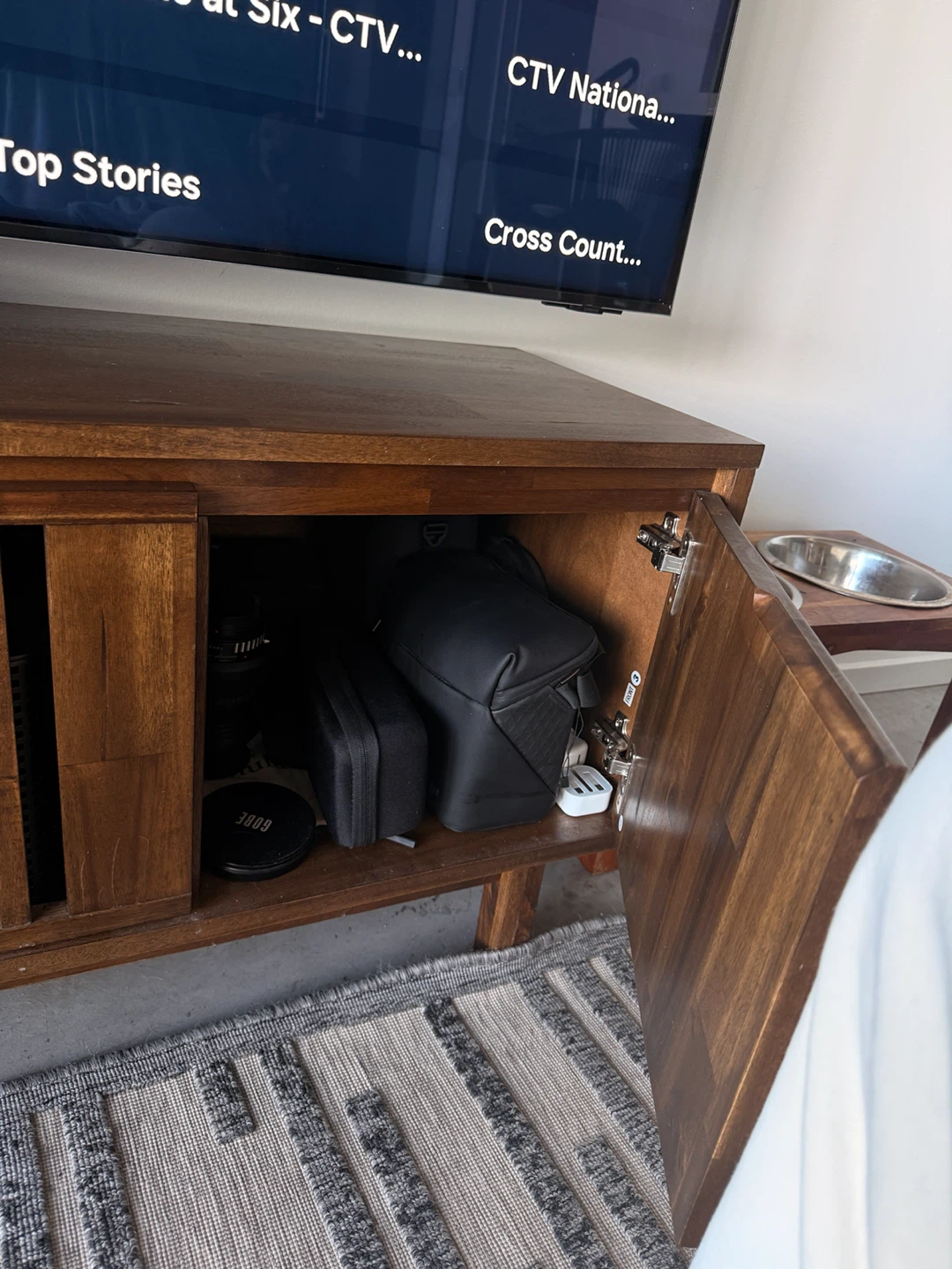TV stand - photo 5