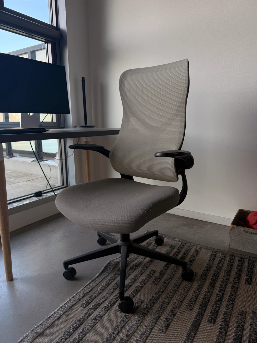 Ergonomic Office Chair with Mesh Back