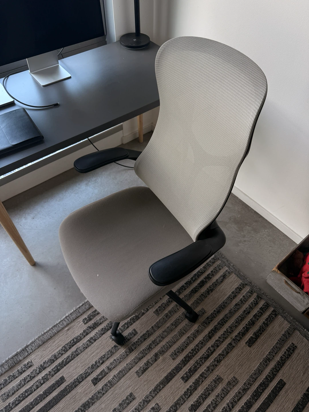 Ergonomic Office Chair with Mesh Back - photo 2