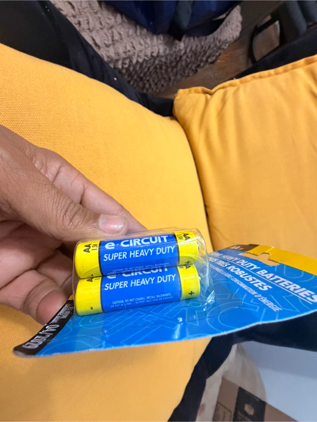 e-Circuit AA 1.5V Super Heavy Duty Batteries 8 Pack - photo 3