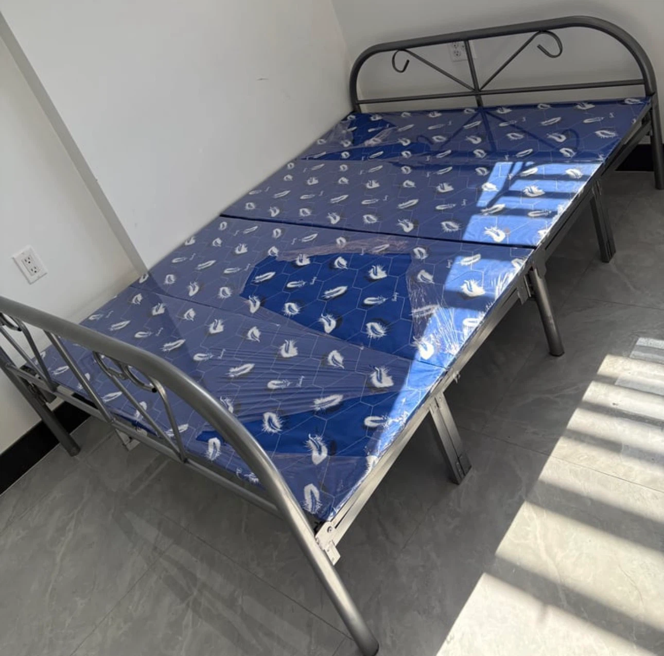Metal Frame Single Bed