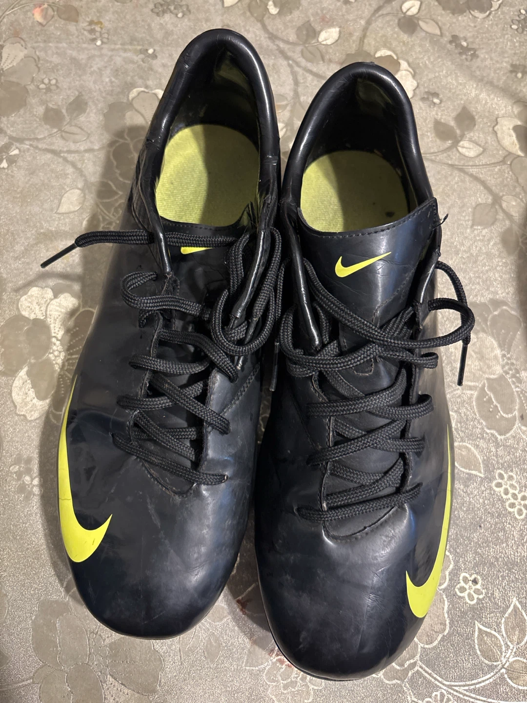Nike Soccer Cleats Black and Yellow