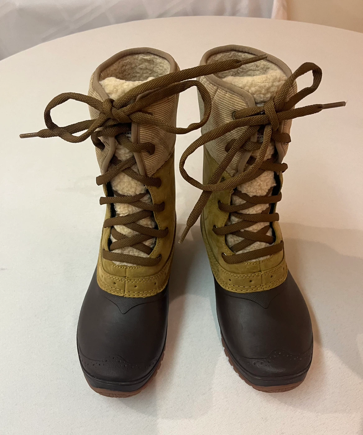 6 Ladies - North Face “Shellista” Warm Boots - like new