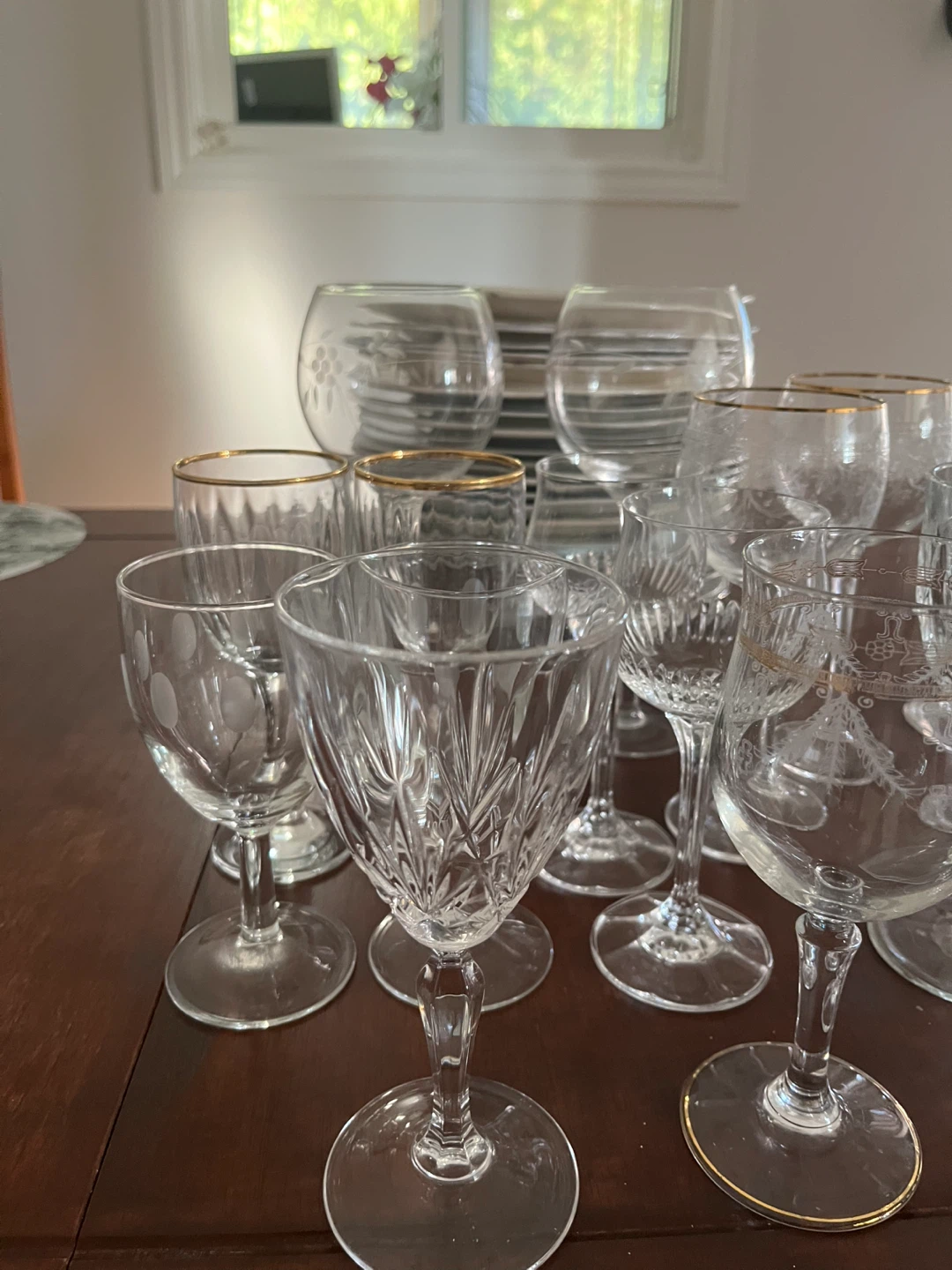 Assorted Vintage of 20 Glassware and 20 Dinner Plates - photo 2