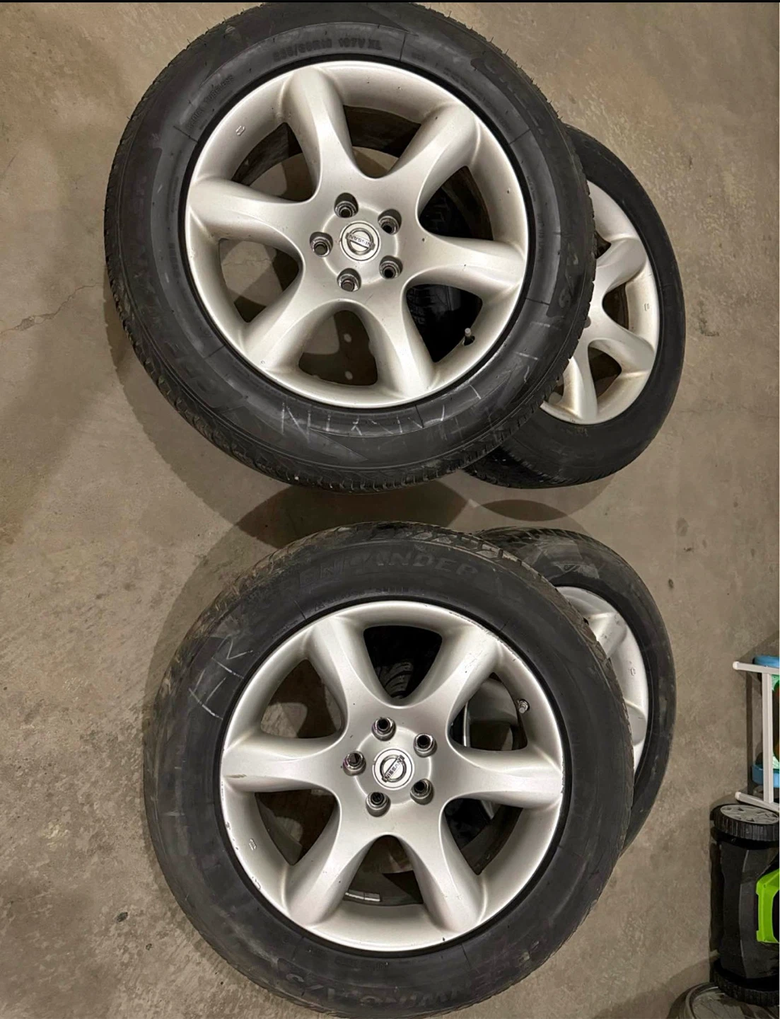 Nissan murano tire with rim