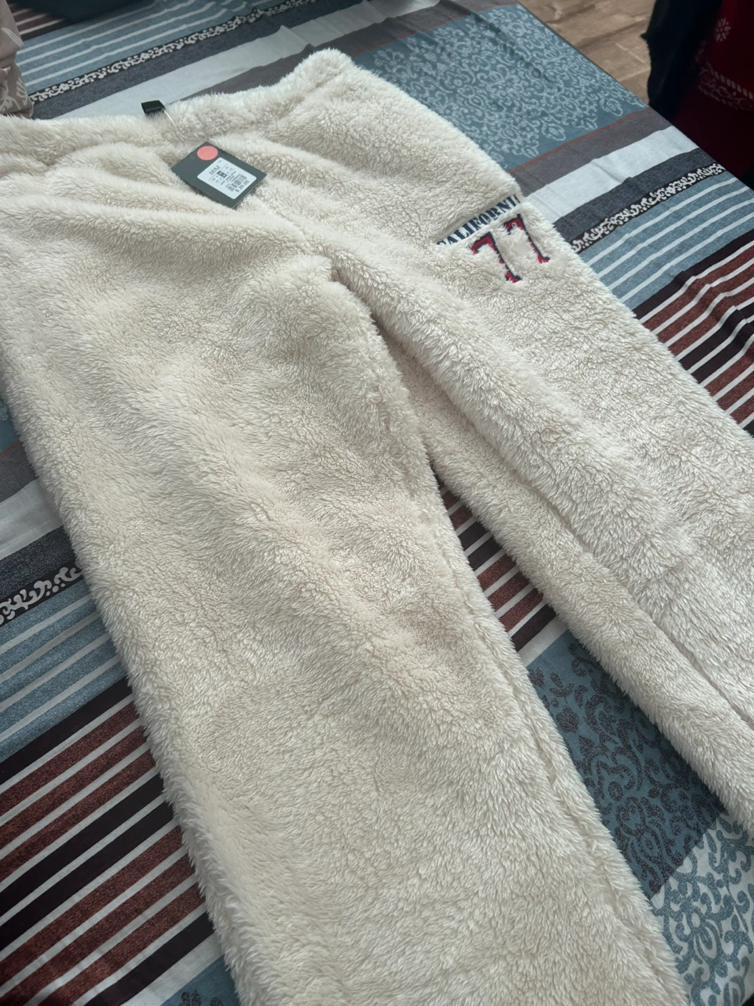 Forever 21 Fuzzy California 77 Sweatpants