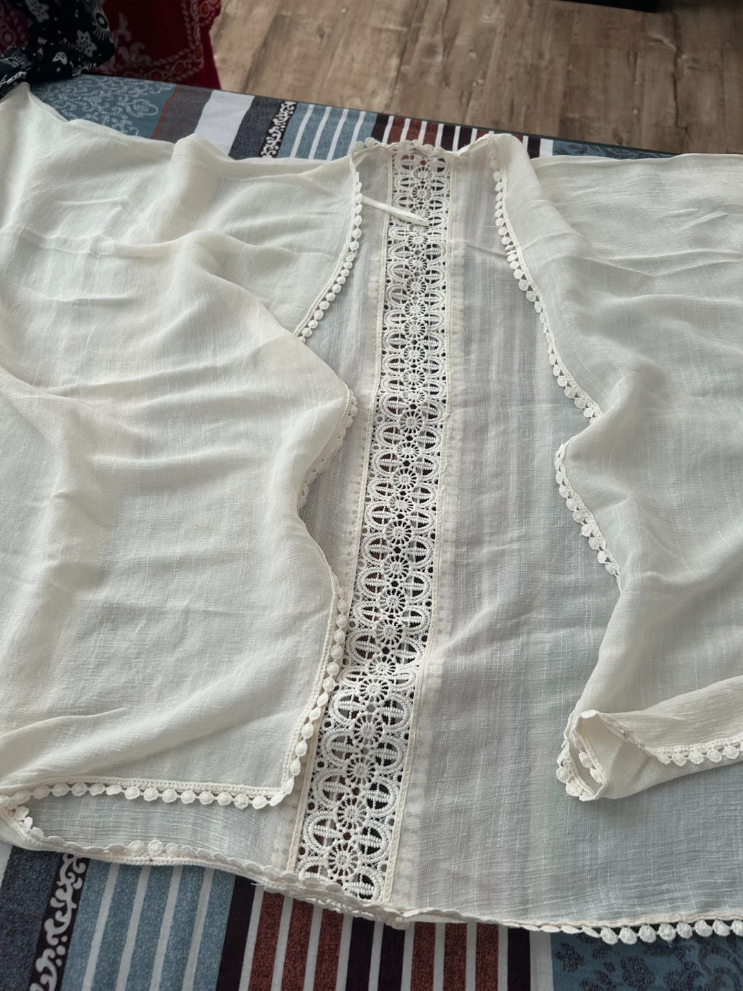 White Crochet Trim Kimono Cover-up