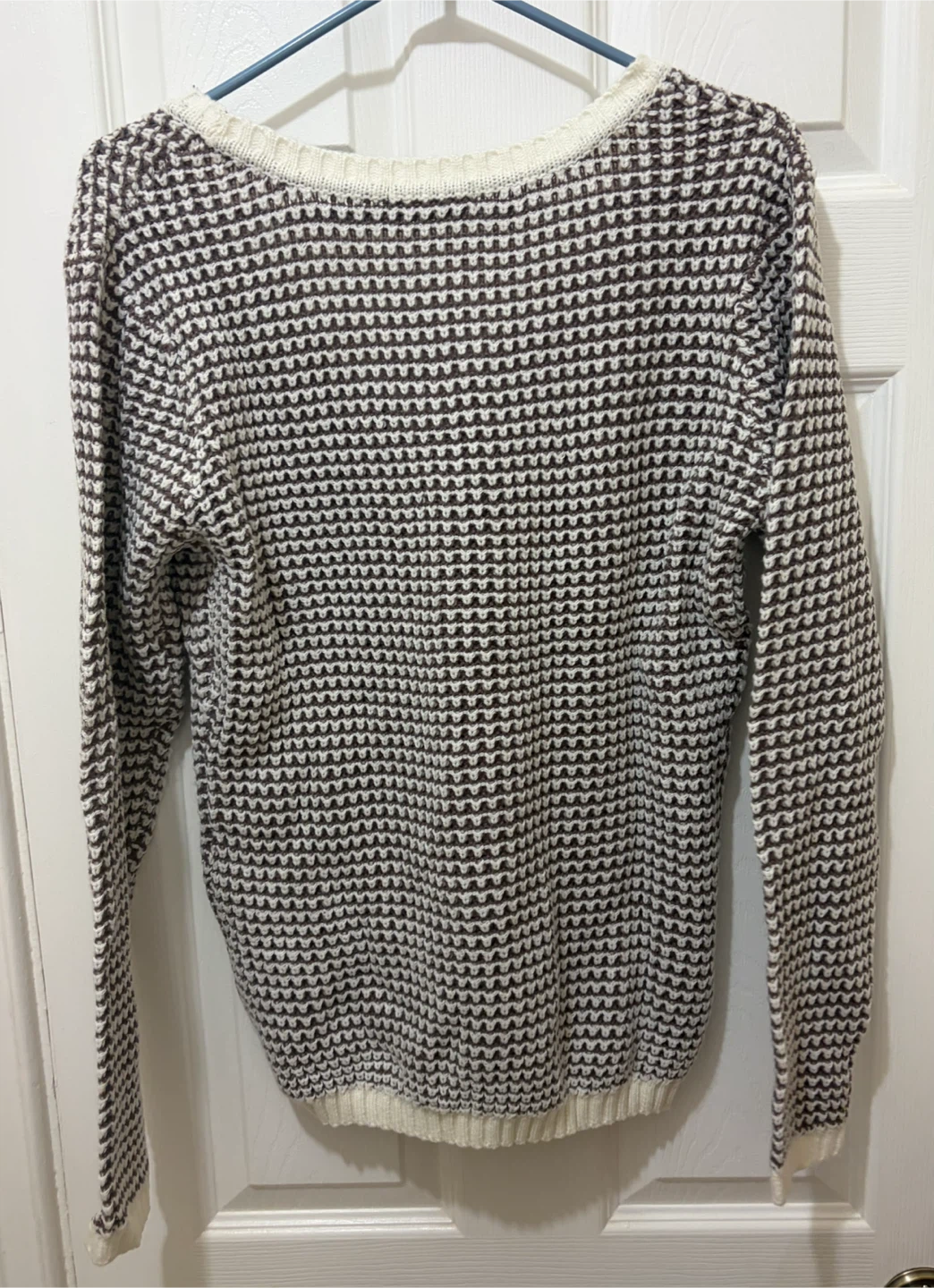 V-Neck Sweater Size XL - photo 2