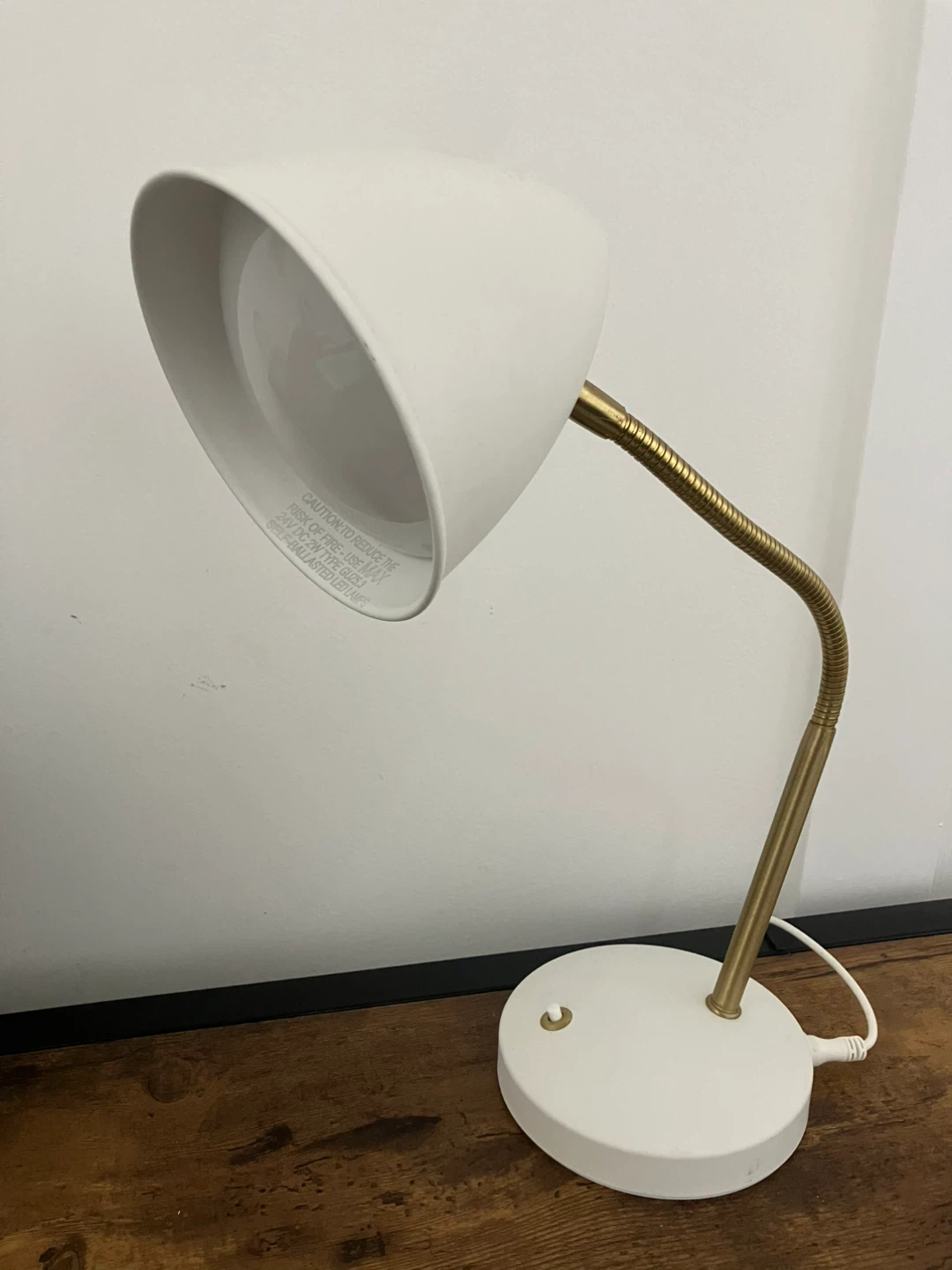 White and Gold Desk Lamp - photo 2