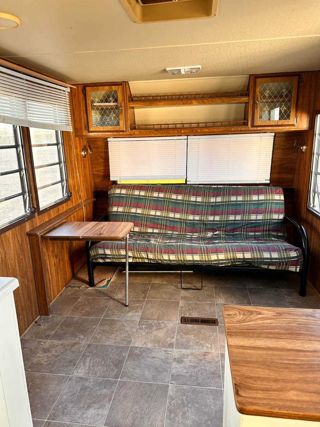Glendette trailer / camper 33 ft $1500 firm - photo 3