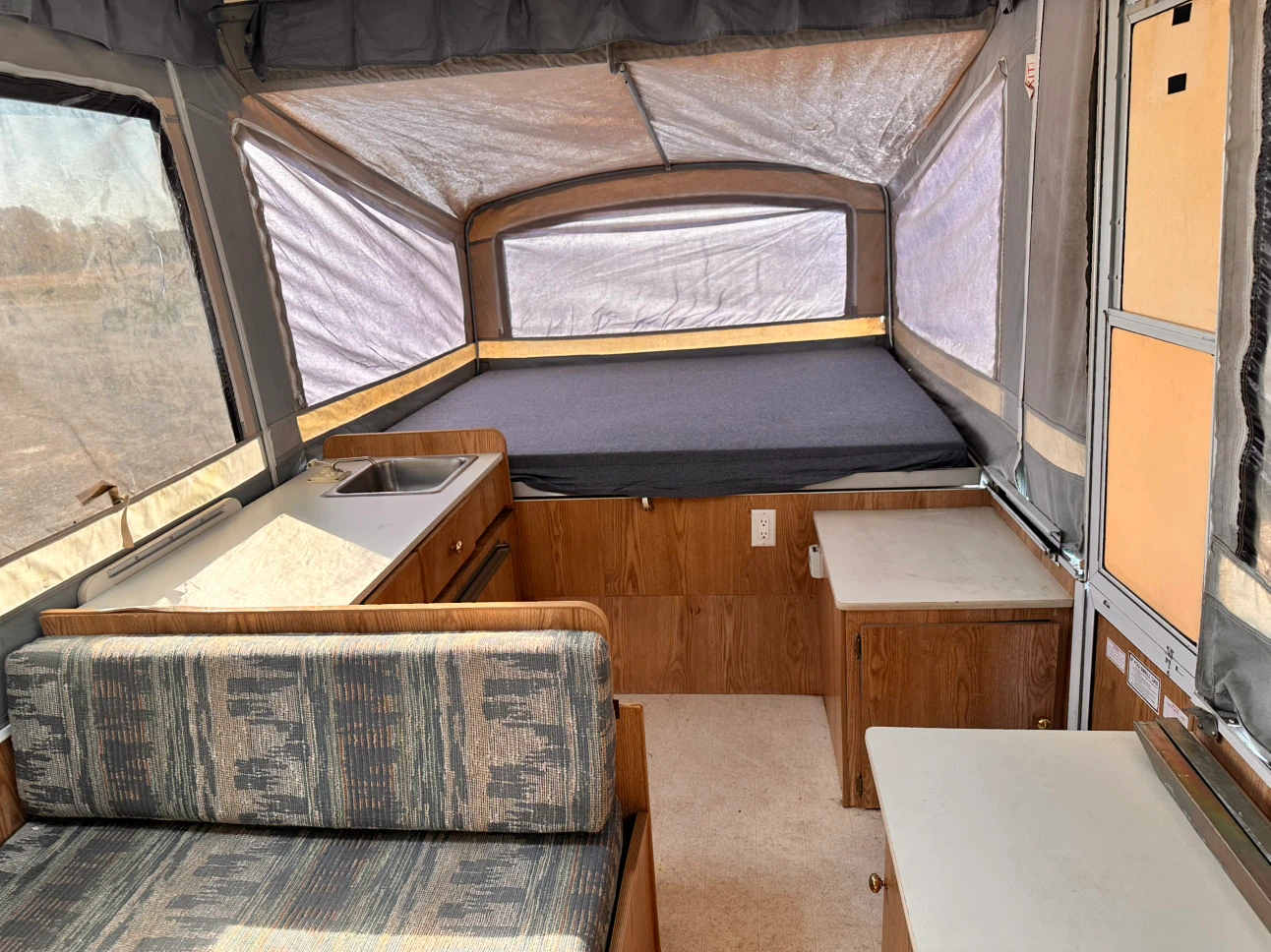 Skamper pop up camper $300 firm - photo 2