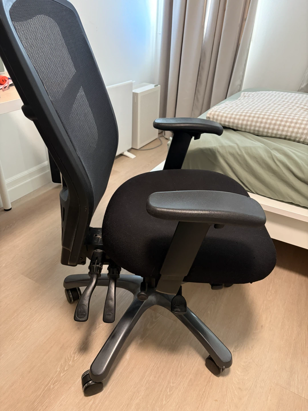 Office chair - photo 3