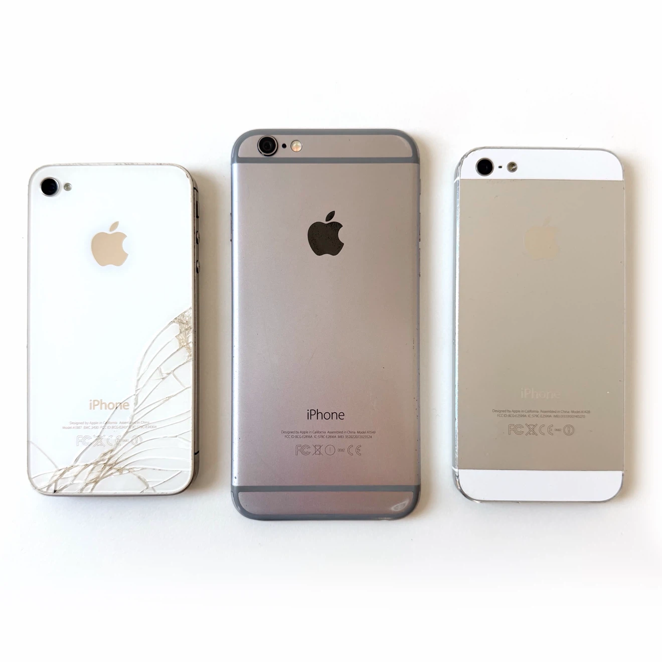 3x Old Apple iPhones - photo 2