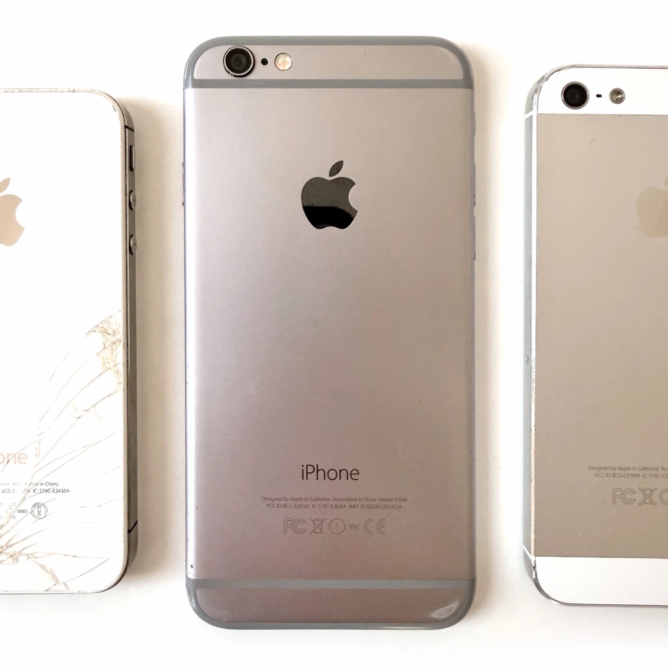 3x Old Apple iPhones - photo 4