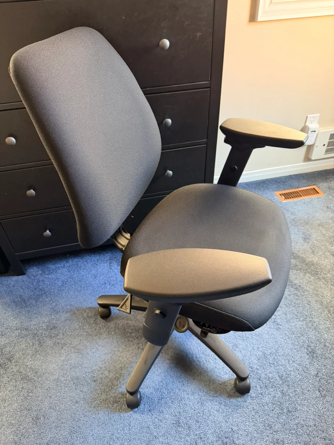 ErgoCentric Ergo12 Office Chair - photo 2