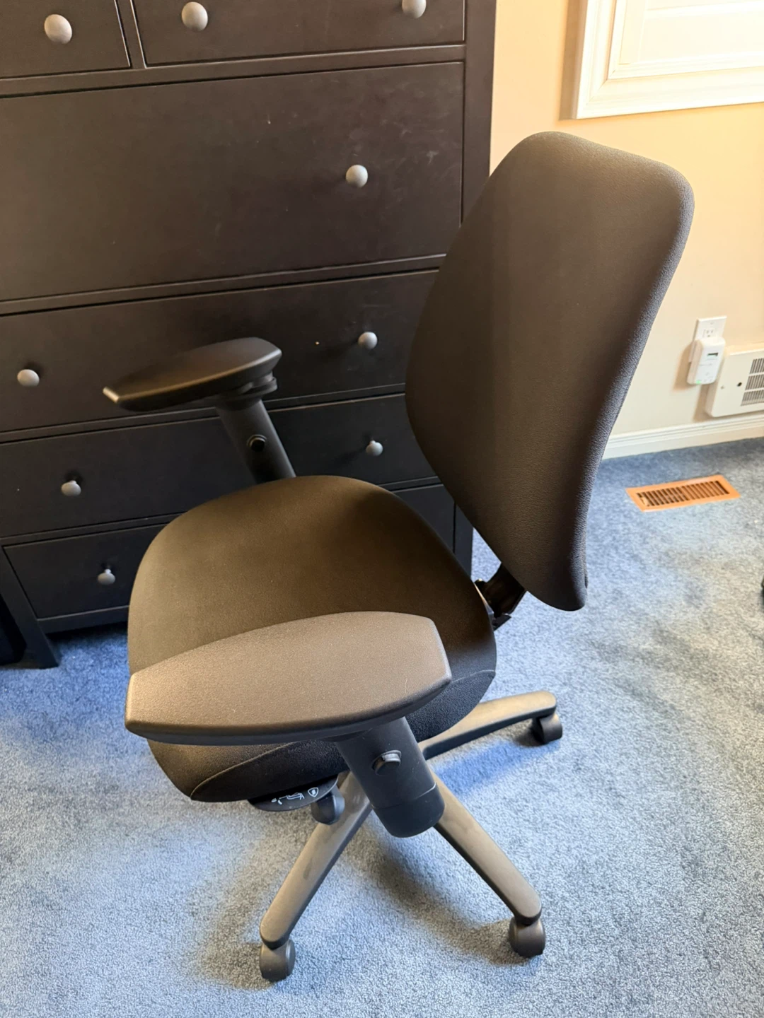 ErgoCentric Ergo12 Office Chair - photo 3