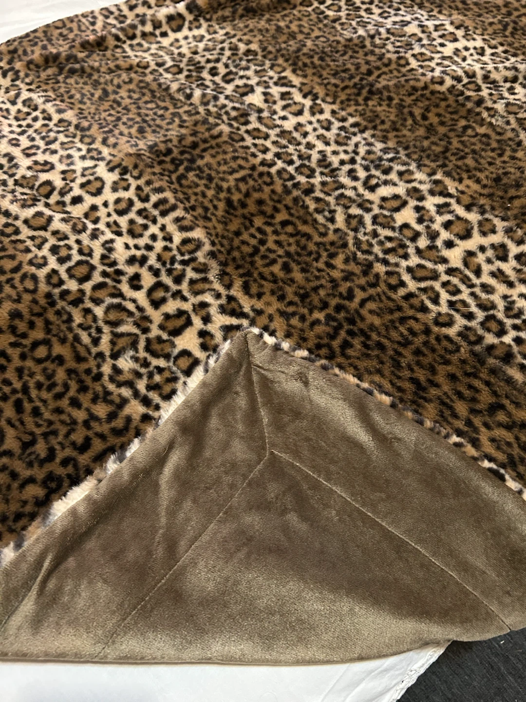 Magaschoni Home Leopard Print Throw - photo 3