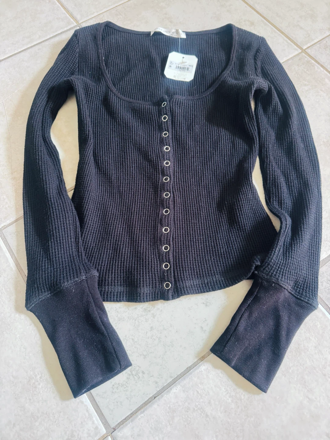 Altar’d state Ribbed-button Long sleeves
