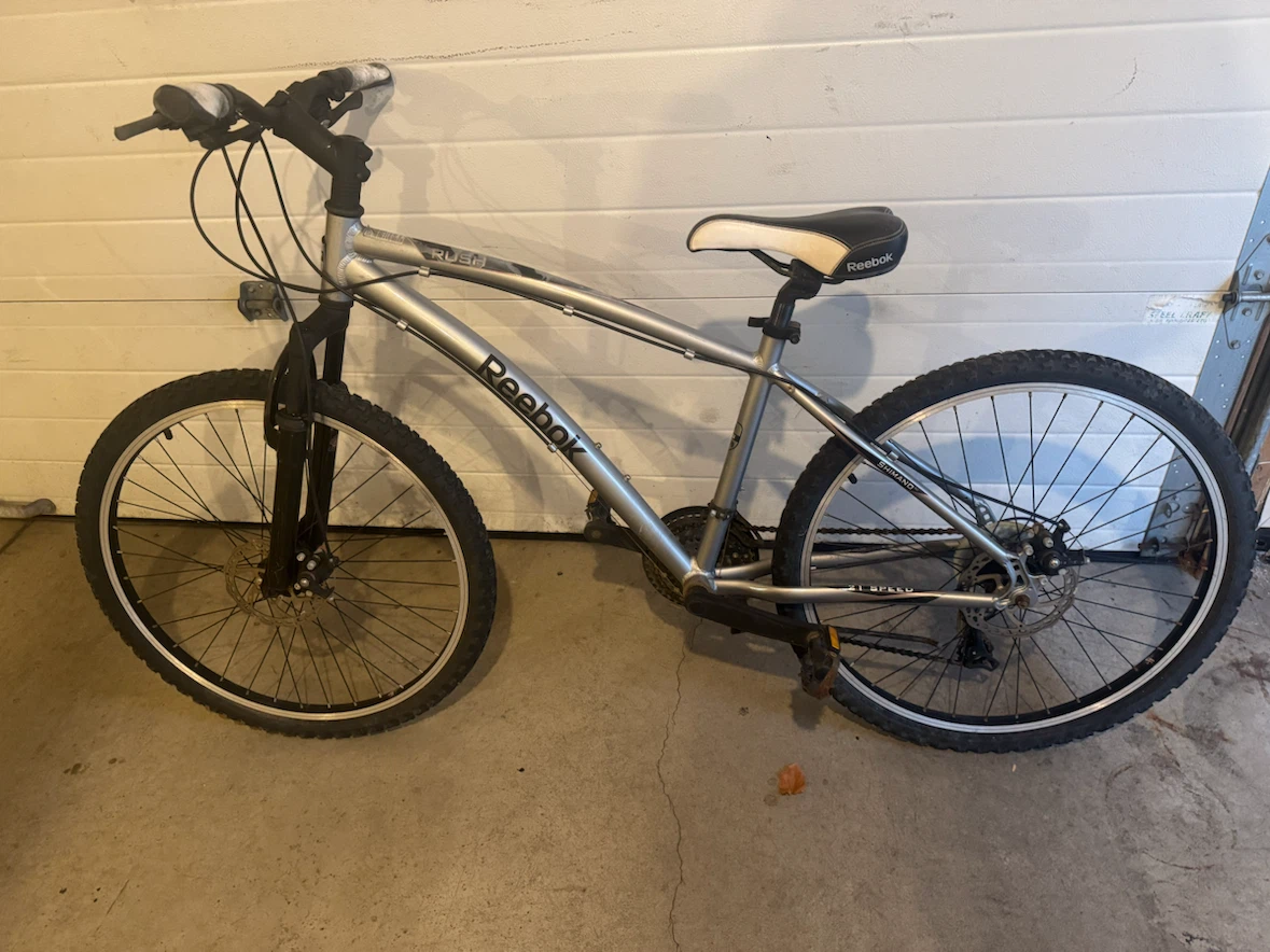 Men’s Reebok Aluminum Mountain Bike with Disk Brakes
