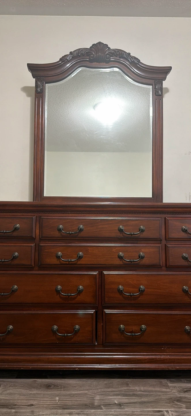 Traditional Wood Dresser with Mirror - photo 2