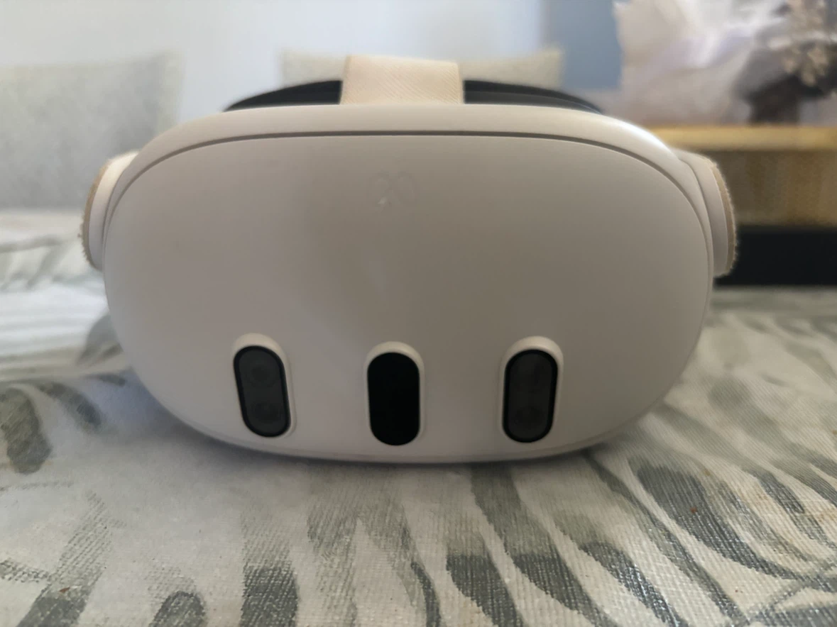 Meta Quest 3 VR Headset with Controllers