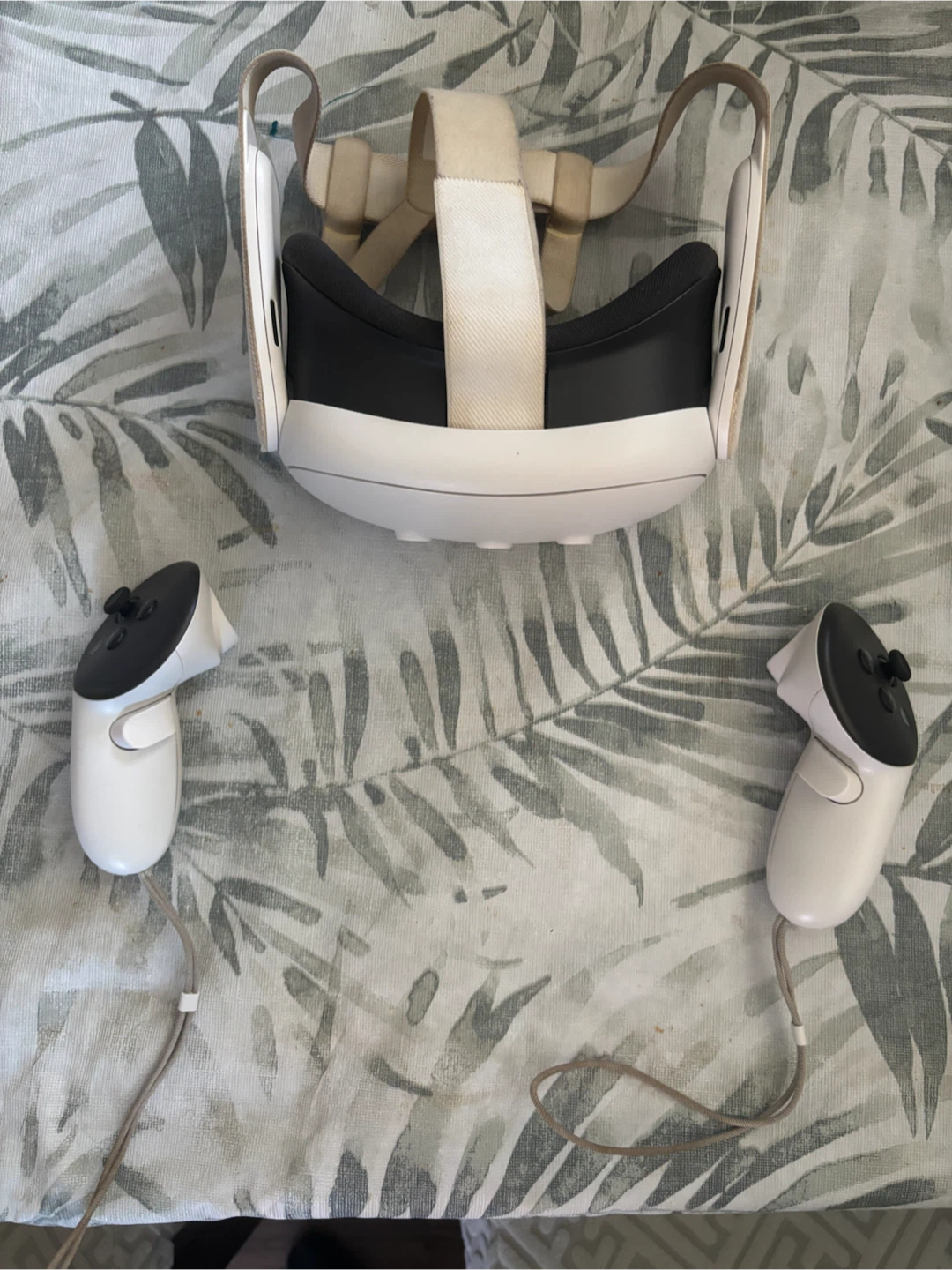 Meta Quest 3 VR Headset with Controllers - photo 2